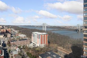 Fort Lee, NJ Condos & Townhomes For Sale