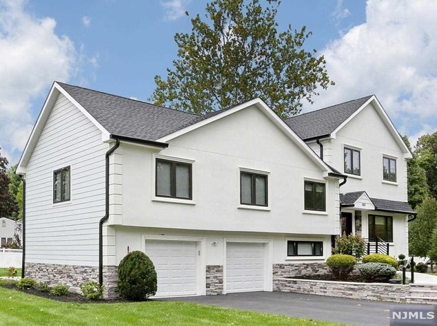 683 Pascack Rd, Paramus NJ  07652-4243 exterior
