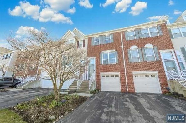 1120 Stafford St, Mahwah, NJ 07430