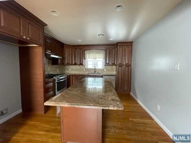 57 Dawson St, Newark NJ  07114-2603 exterior