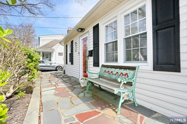 39 Colonial Pkwy, Dumont, NJ 07628