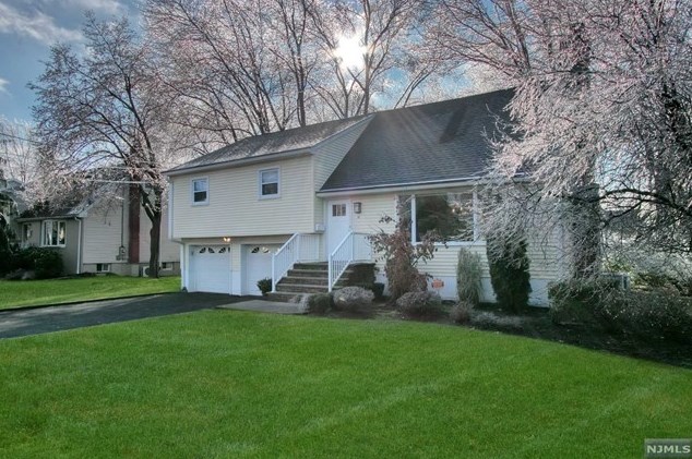 50 Leonard Ave, Tenafly NJ  07670-2815 exterior