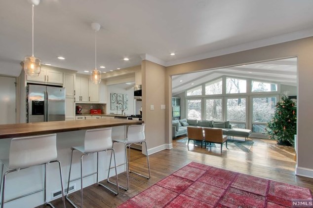 50 Leonard Ave, Tenafly, NJ 07670