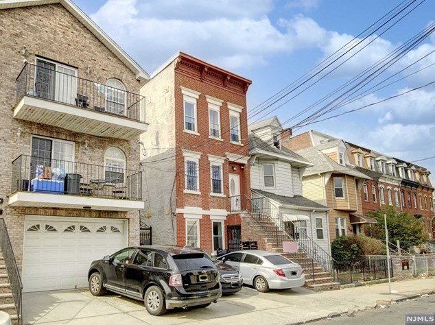 281 Forrest St, Jersey City, NJ 07304-2206