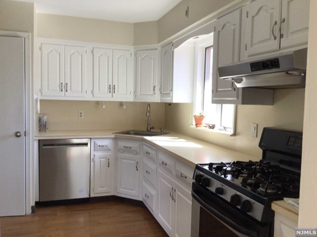 3 Arrowhead Rd, Park Ridge, NJ 07656