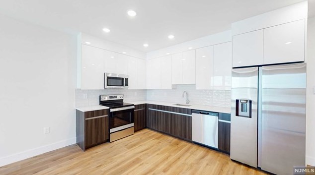 333 Bergen Blvd #224, Fairview, NJ 07022