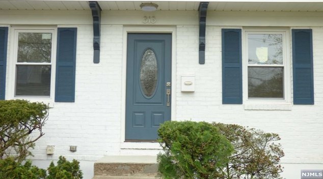 313 Prospect Ave, Dumont, NJ 07628