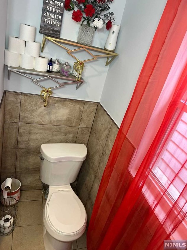 25 Christoph Ave, Trenton, NJ 08618-4109