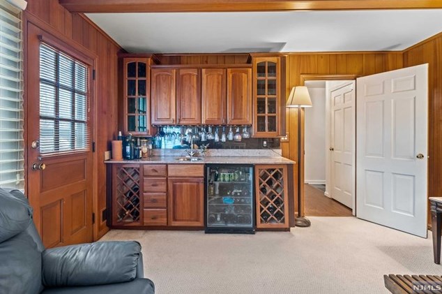 502 Weymouth Dr, Wyckoff NJ  07481-1217 exterior