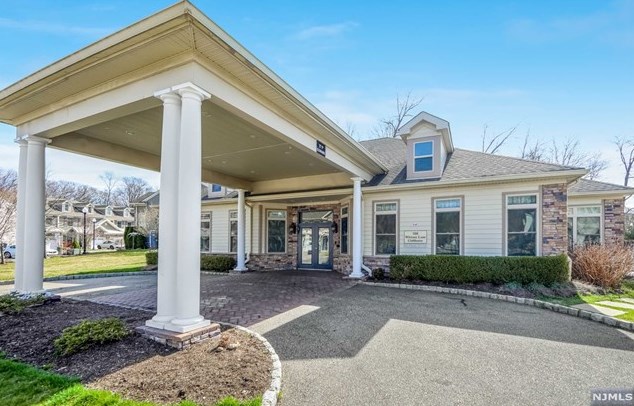 1201 Whitney Ln #1201, Allendale, NJ 07401