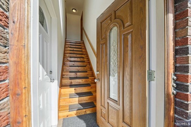 74 Broughton Ave #2nd Fl, Bloomfield, NJ 07003