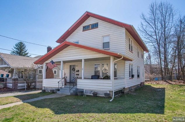 27 Manning Ave, Kinnelon, NJ 07405