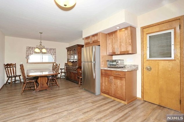 73 Lee St, Elmwood Park NJ  07407-2109 exterior