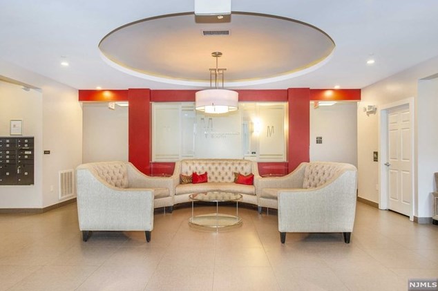2214 Riverview Ave, Englewood, NJ 07631-8719