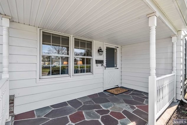 364 Monroe Ave, Wyckoff, NJ 07481