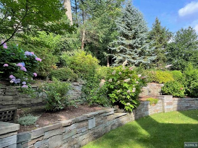 99 W Hill Rd, Westwood, NJ 07677
