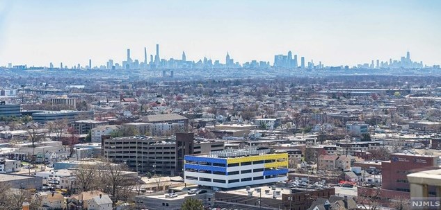 160 Overlook Ave, Hackensack NJ  07601-2203 exterior