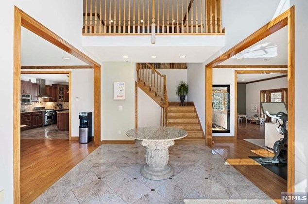 38 Fairview Ave, Closter, NJ 07624