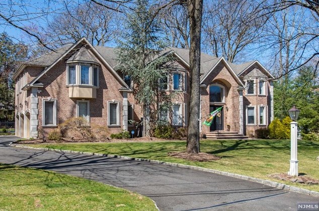 31 Brownstone Way, Upper Saddle River, NJ 07458