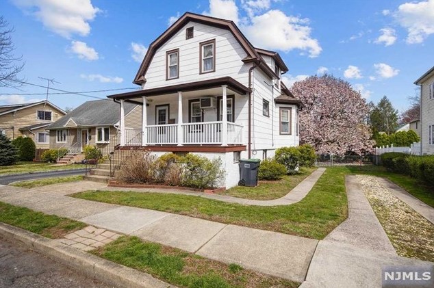 55 Garden St, Bergenfield NJ  07621-2743 exterior