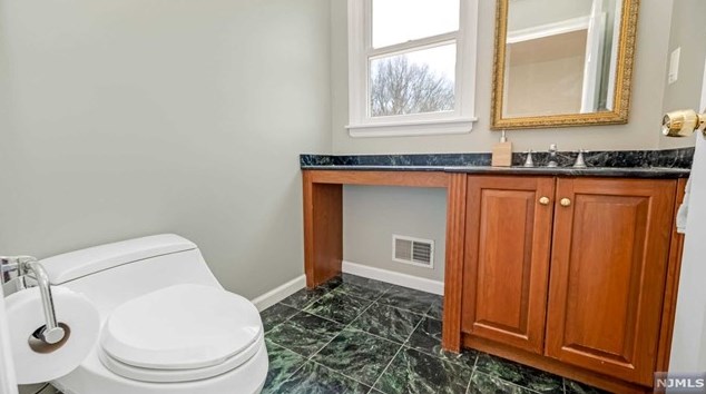 14 Greenbrook Rd, West Caldwell NJ  07006-4320 exterior