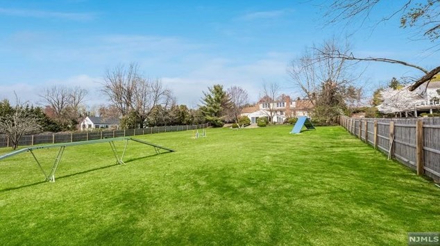 14 Greenbrook Rd, West Caldwell NJ  07006-4320 exterior