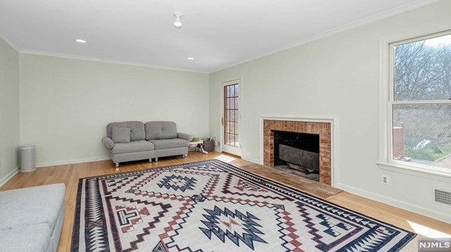 14 Greenbrook Rd, West Caldwell NJ  07006-4320 exterior