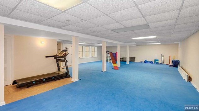 14 Greenbrook Rd, West Caldwell NJ  07006-4320 exterior