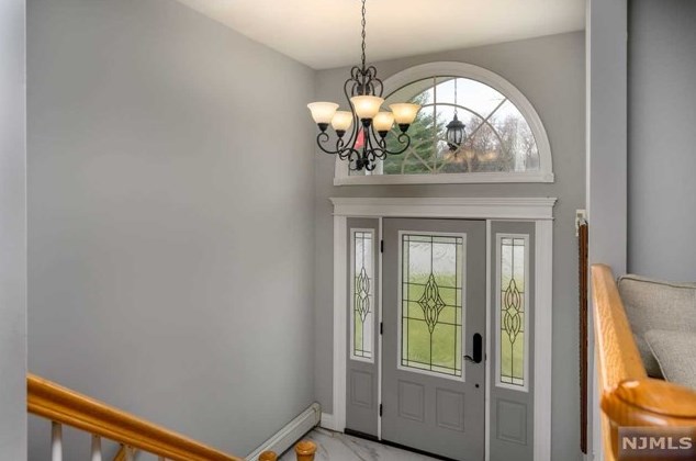 123 Arcadia Rd, Allendale, NJ 07401