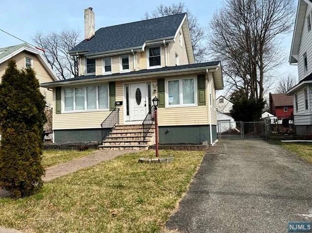 27 Garden St, Teaneck, NJ 07666