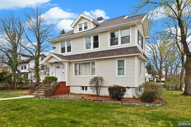 61 Oakland St, Englewood, NJ 07631-2150