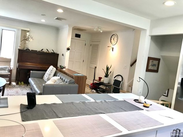 257 Madison Ave, Cresskill, NJ 07626