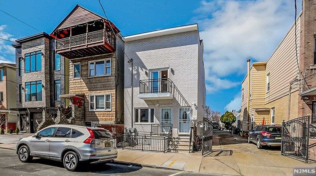 33 Wallis Ave, Jersey City, NJ 07306