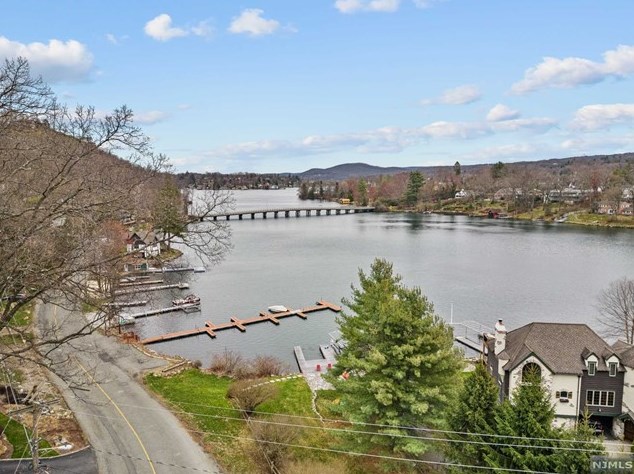 280 W Shore Trail, Sparta, NJ 07871