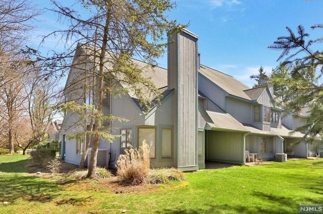 62 Northgate Rd, Westwood, NJ 07676-3855