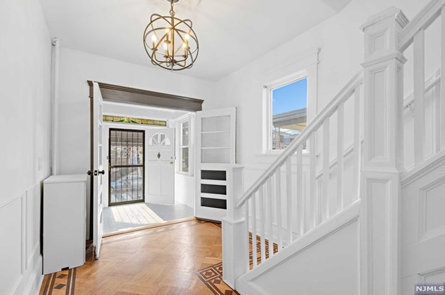 410 76th St, North Bergen, NJ 07047