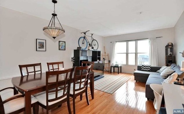 330 The Promenade, Edgewater NJ  07020-2121 exterior