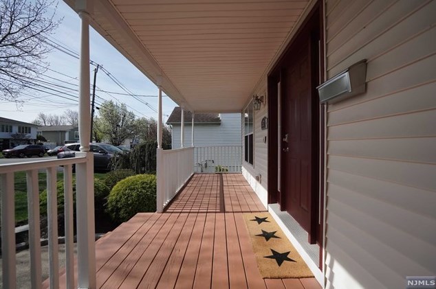 267 Mt Pleasant Ave, Wallington, NJ 07057