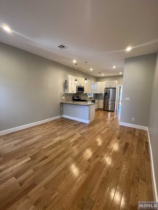 56 Grace St, Jersey City, NJ 07307