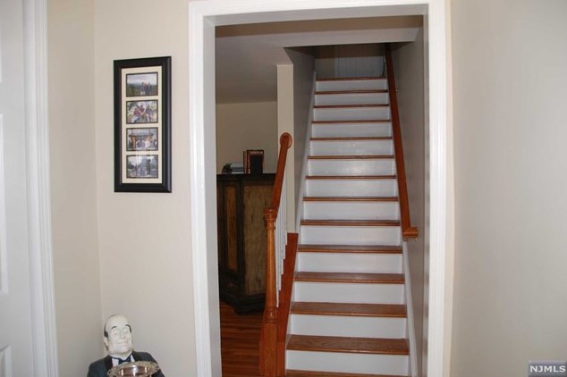 136 Waldwick Ave, Waldwick, NJ 07463