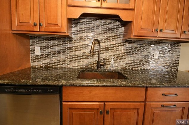 2904 Mark Twain Way, Mahwah, NJ 07430