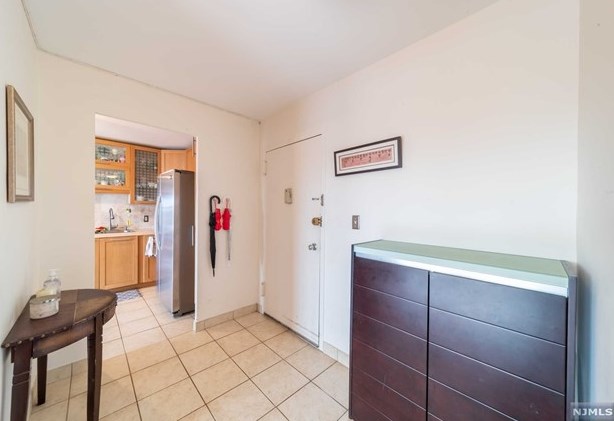 2348 Linwood Ave #7k, West Fort Lee, NJ 07024