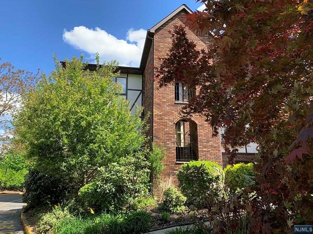 126 Hawthorne Ave, Park Ridge, NJ 07656