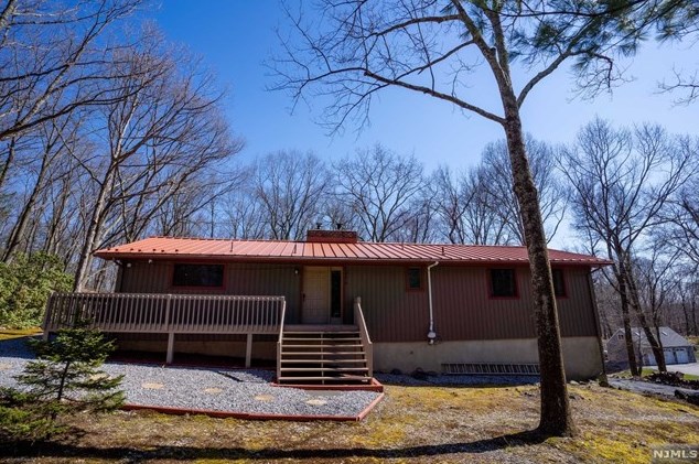 79 Van Horn Rd, Fredon, NJ 07860