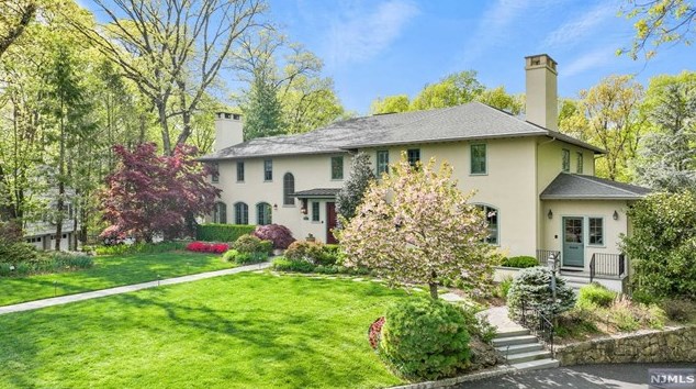 356 Knollwood Rd, Ridgewood, NJ 07450