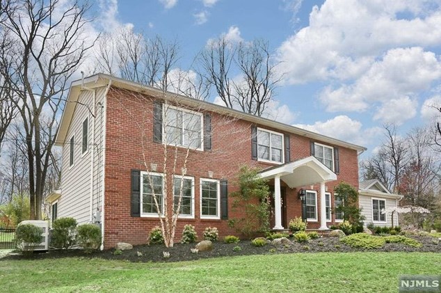 28 Crestview Terrace, Montvale, NJ 07645