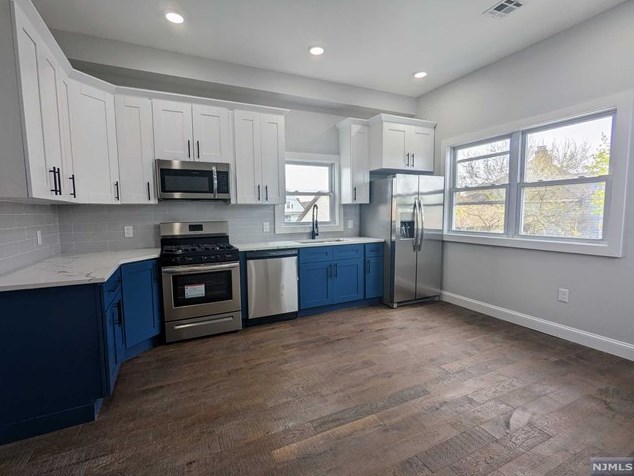 266 Garfield Ave #2, Jersey City, NJ 07305