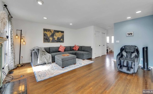 7 Easedale Rd, Wayne NJ  07470-2484 exterior