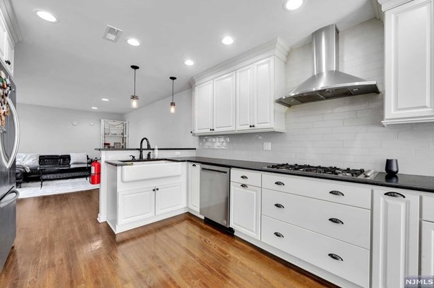 7 Easedale Rd, Wayne NJ  07470-2484 exterior