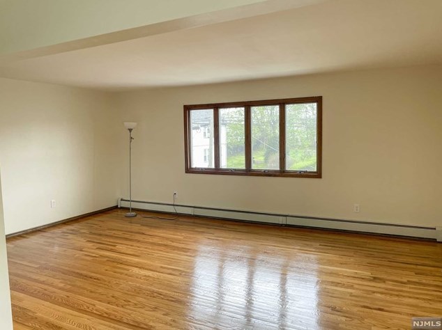 125 Liberty St, Lodi, NJ 07644